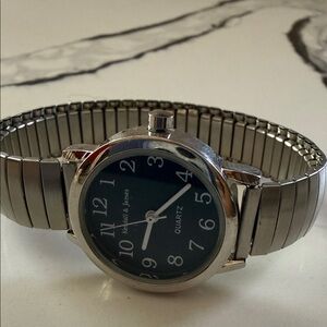 Ladies' Stainless Steel Quartz Watch - Black Dial